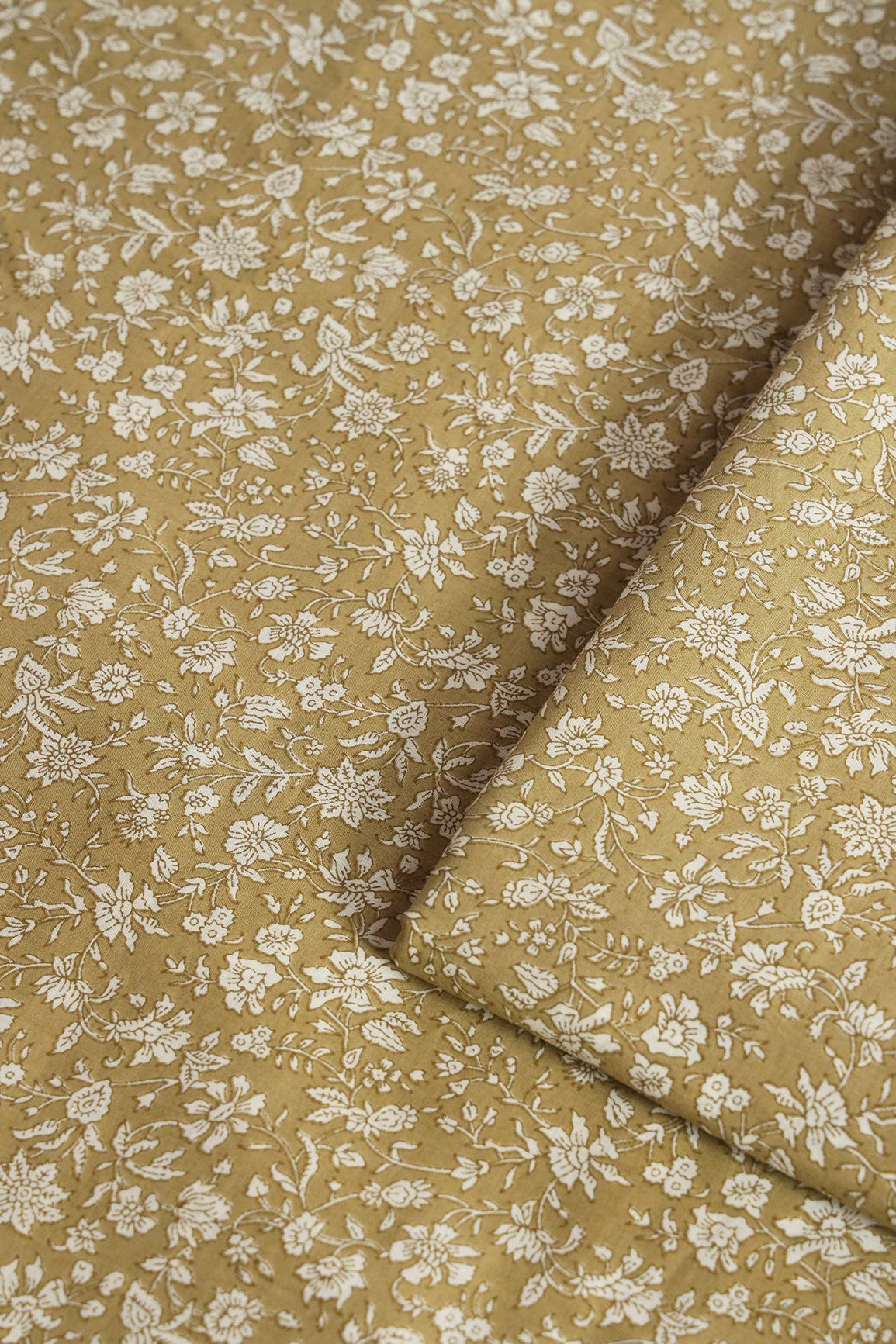 doeraa Prints Olive Green And Beige Floral Print On Pure Mul Cotton Fabric