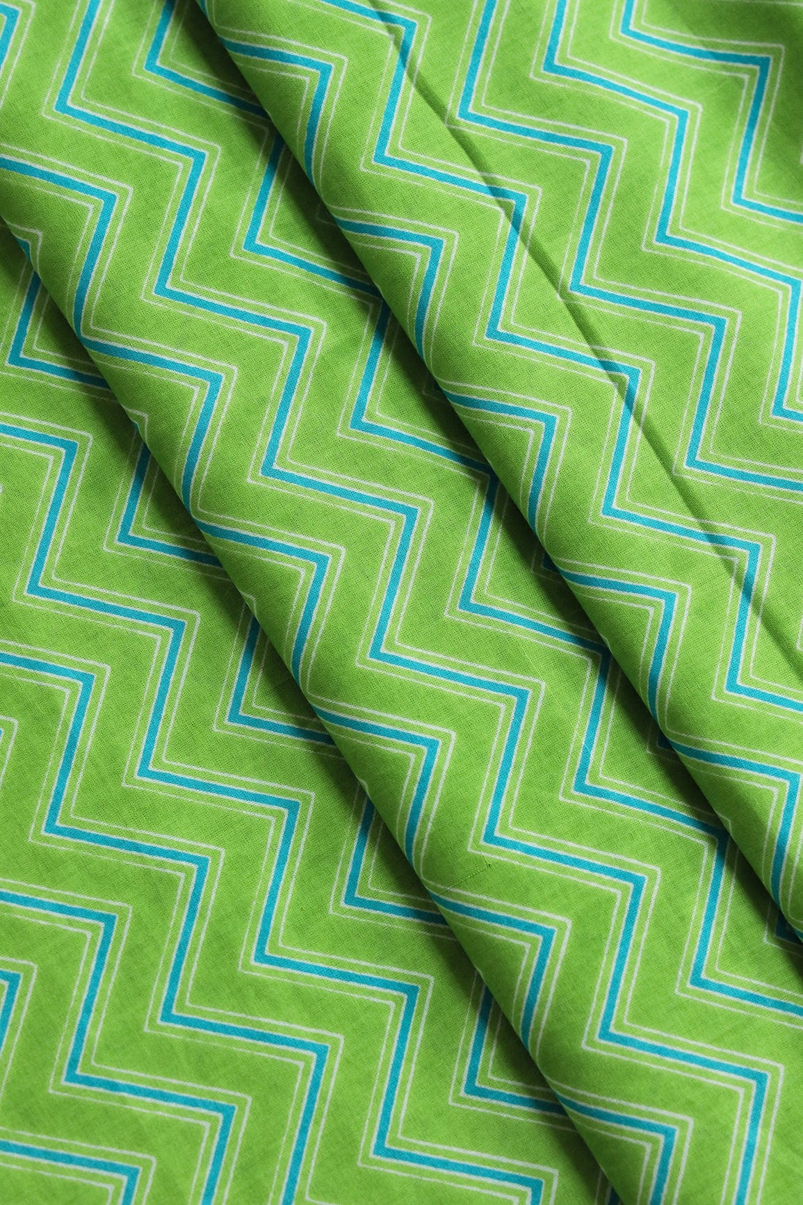 doeraa Prints Parrot Green And Turquoise Chevron Print On Pure Mul Cotton Fabric