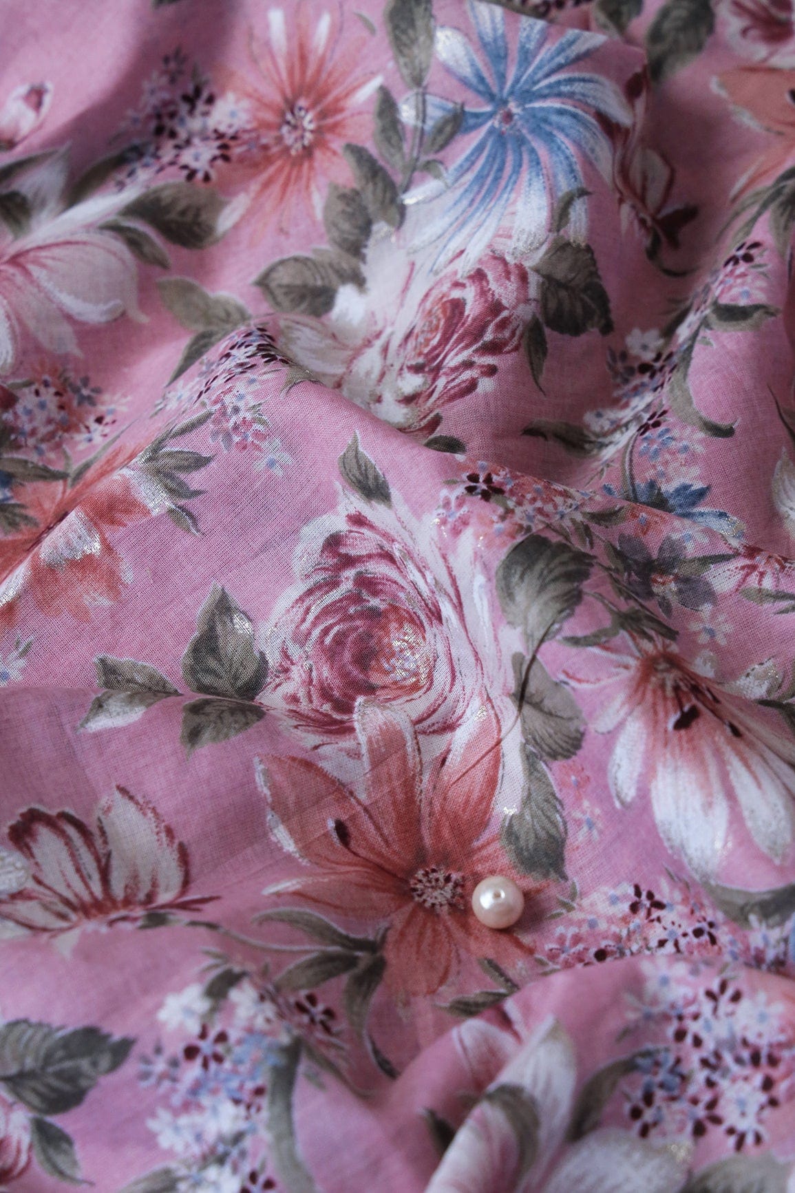 doeraa Prints Pastel Pink And White Color Floral Foil Print On Pure Mul Cotton Fabric