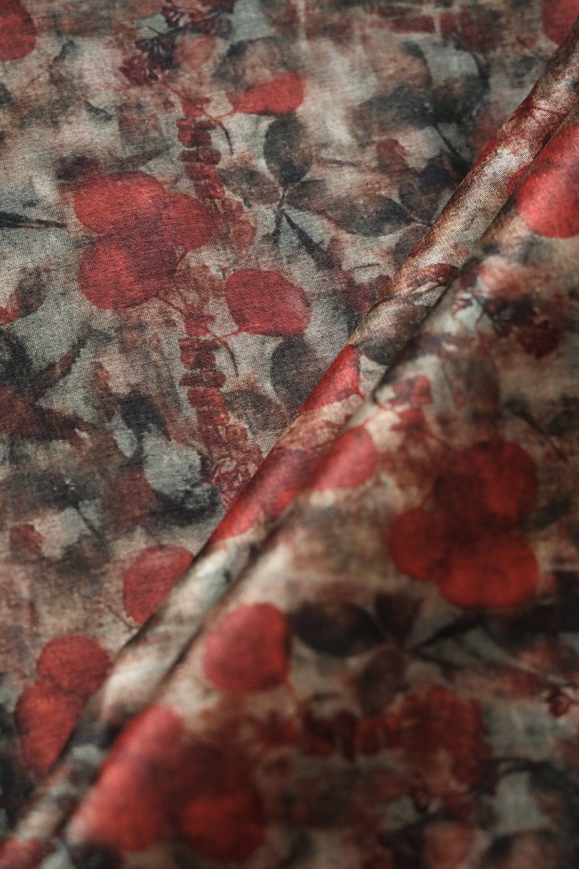 doeraa Prints Red And Black Floral Pattern Digital Print On Mulberry Silk Fabric