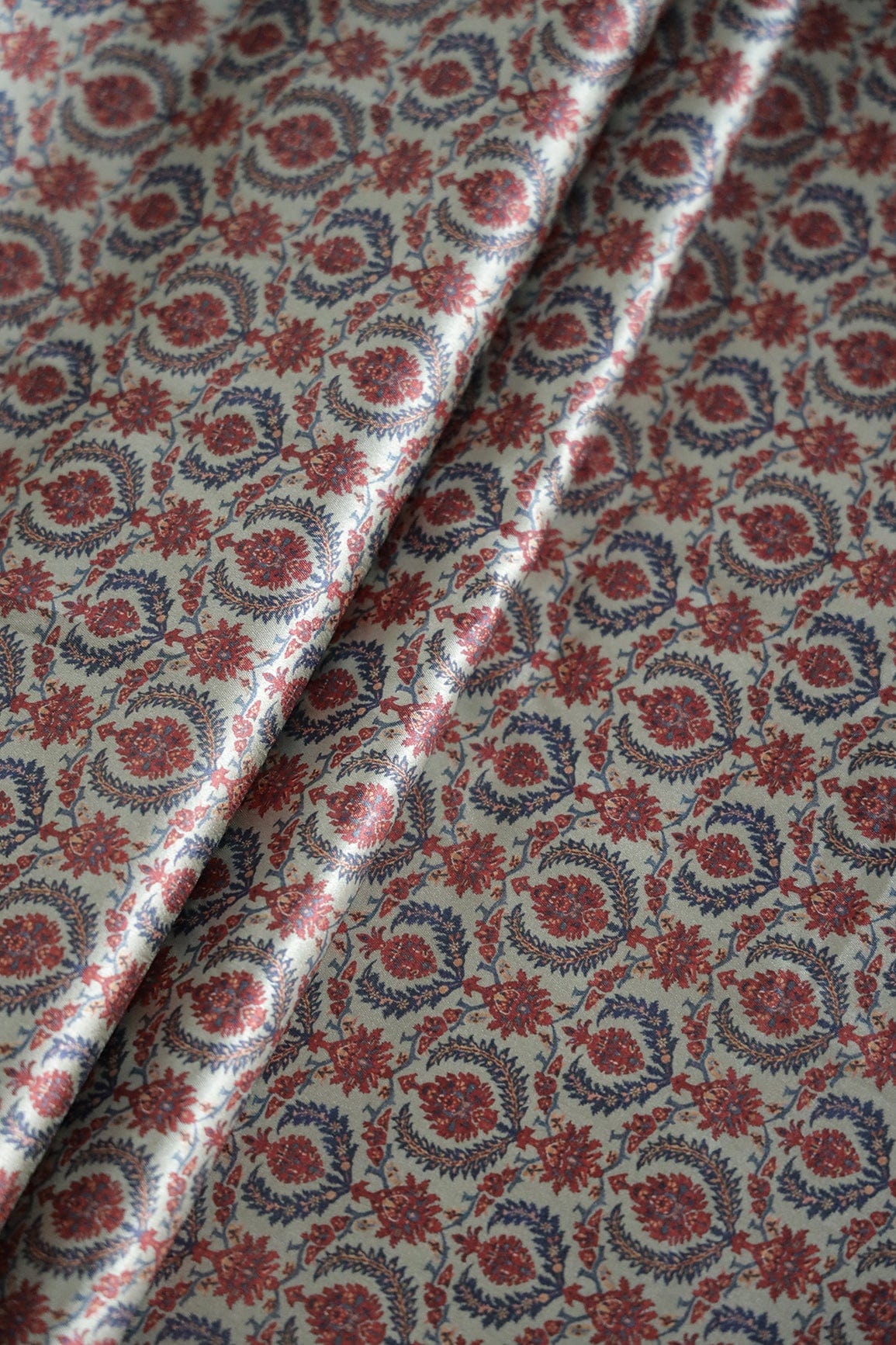 doeraa Prints Red And Grey Trellis Pattern Digital Print On Satin Fabric