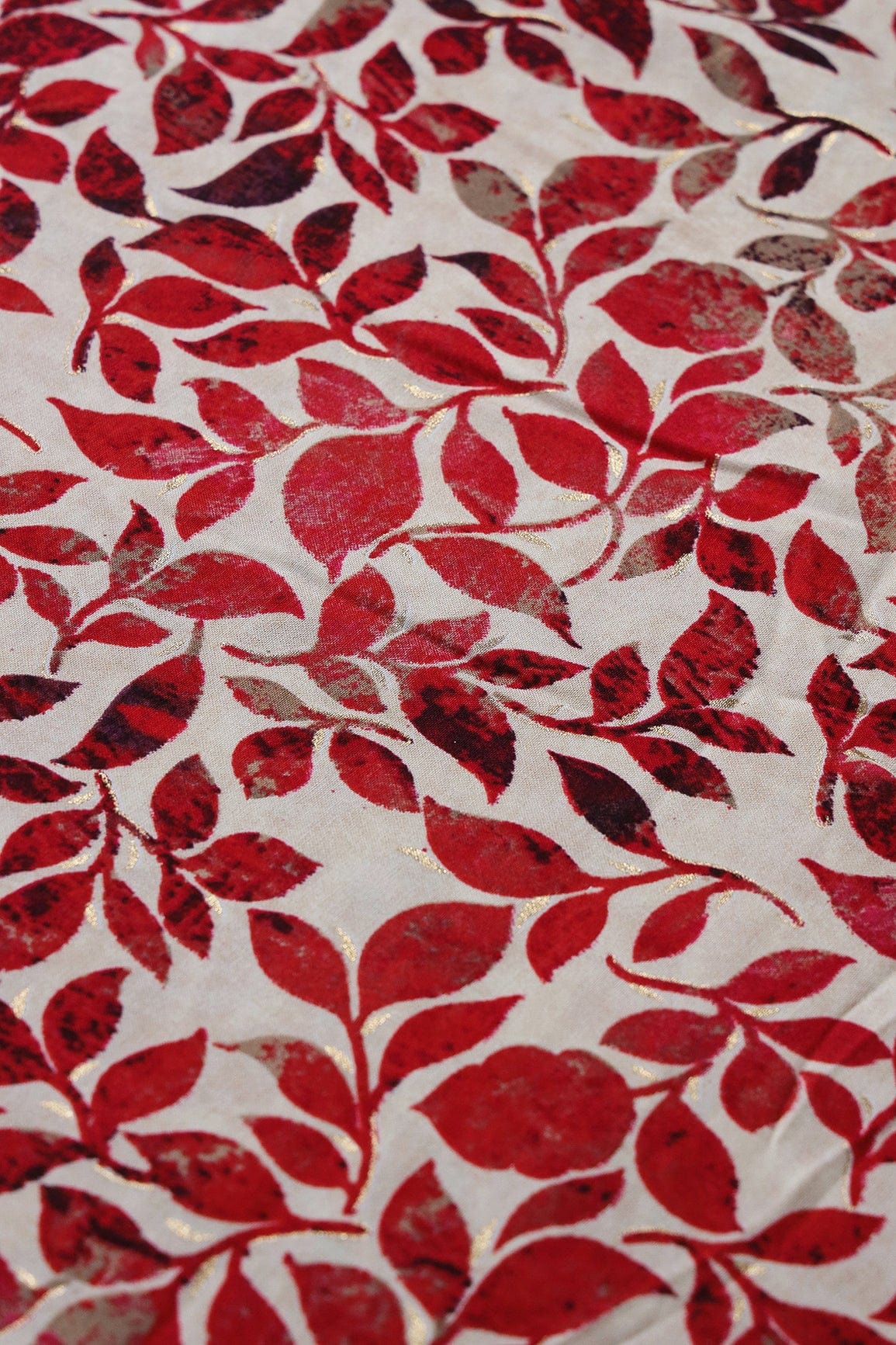 doeraa Prints Red Leafy Pattern With Foil Print On Off White Rayon Fabric