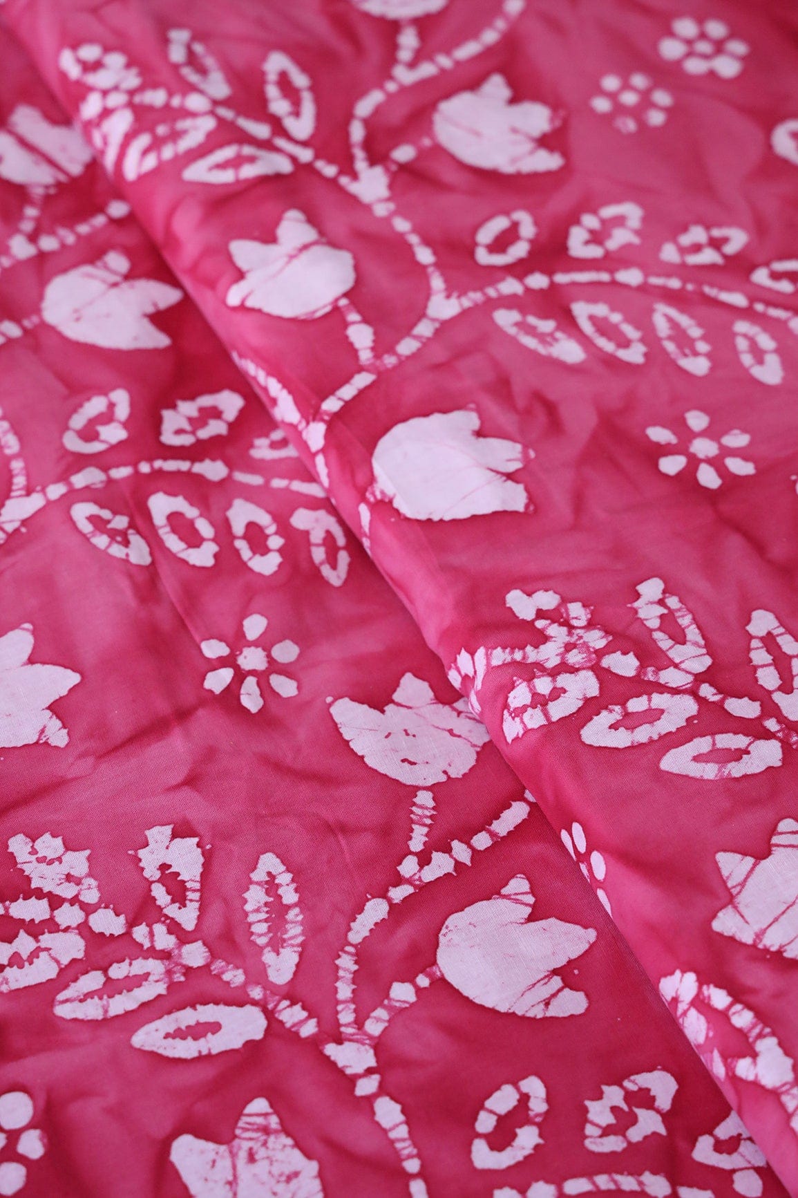 doeraa Prints White And Dark Pink Floral Pattern Batik Handblock Organic Cotton Fabric