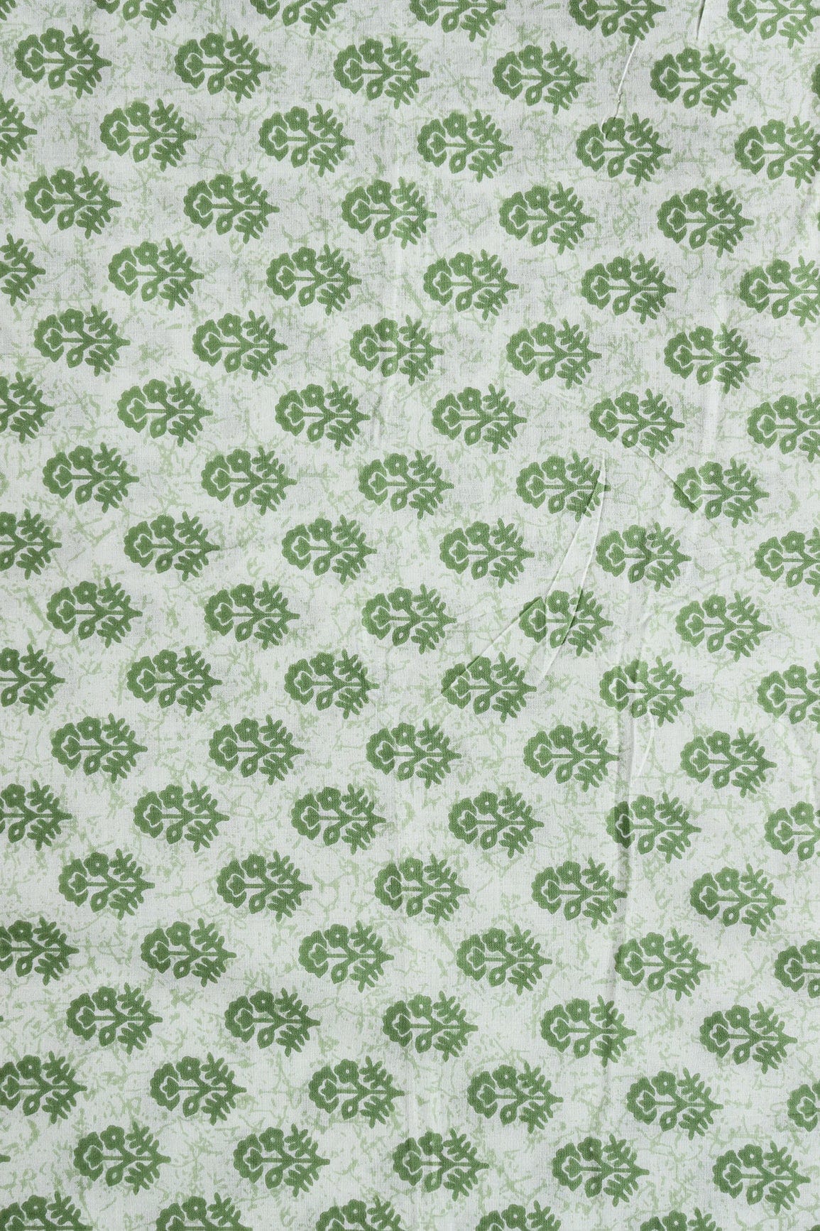 doeraa Prints White And Green Floral Print On Pure Mul Cotton Fabric