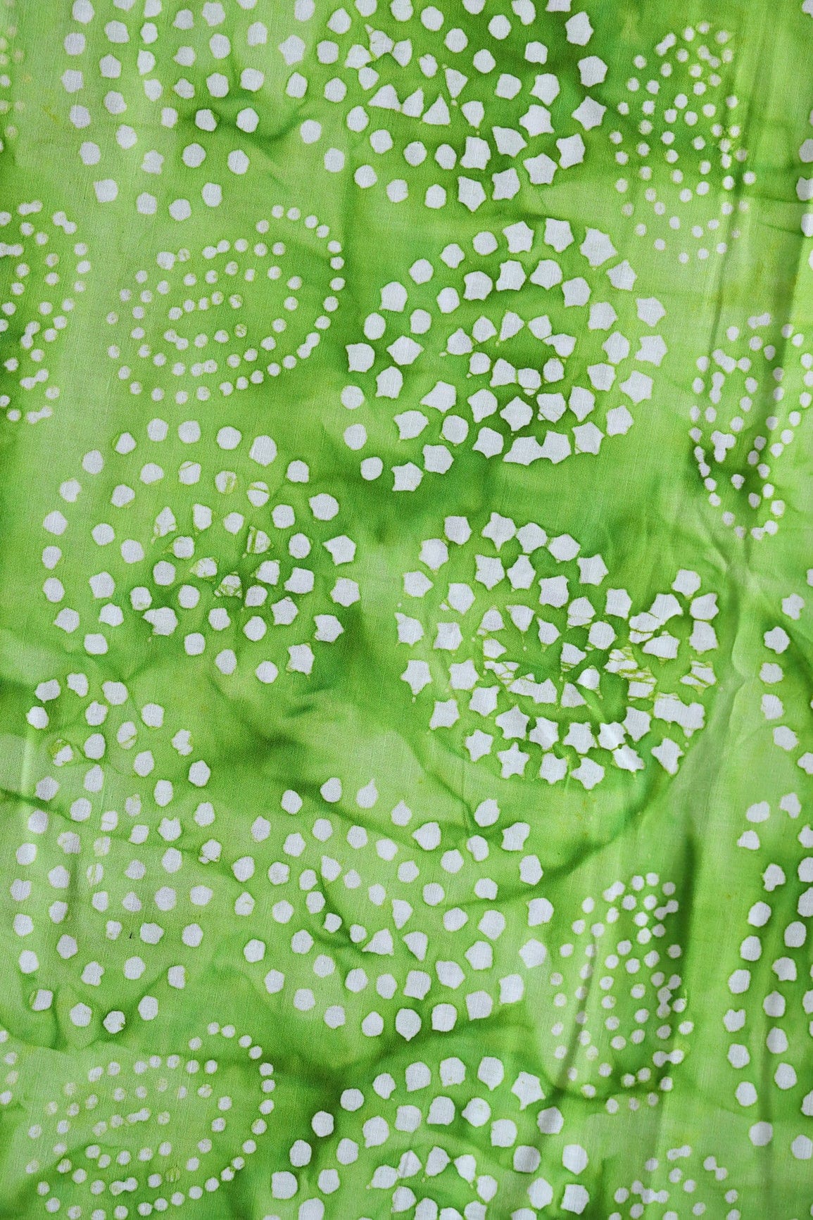 doeraa Prints White And Parrot Green Paisley Pattern Batik Handblock Organic Cotton Fabric