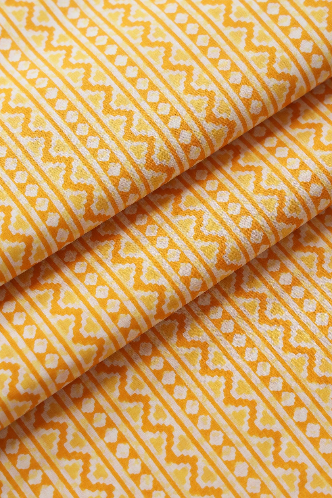 doeraa Prints Yellow And Orange Chevron Print On Pure Mul Cotton Fabric