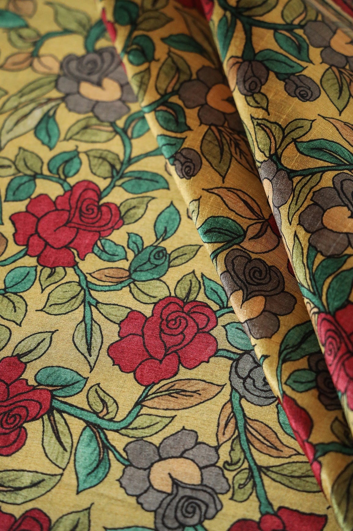 doeraa Prints Yellow And Red Floral Pattern Digital Print On Mulberry Silk Fabric