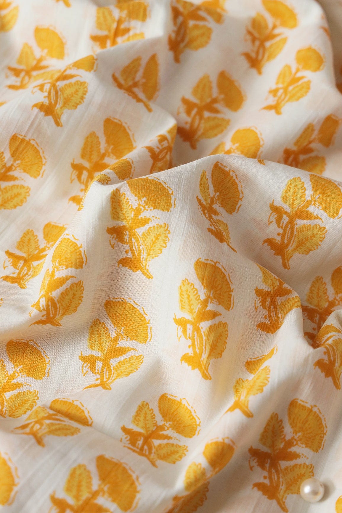 doeraa Prints Yellow And White Floral Print On Pure Cotton Fabric