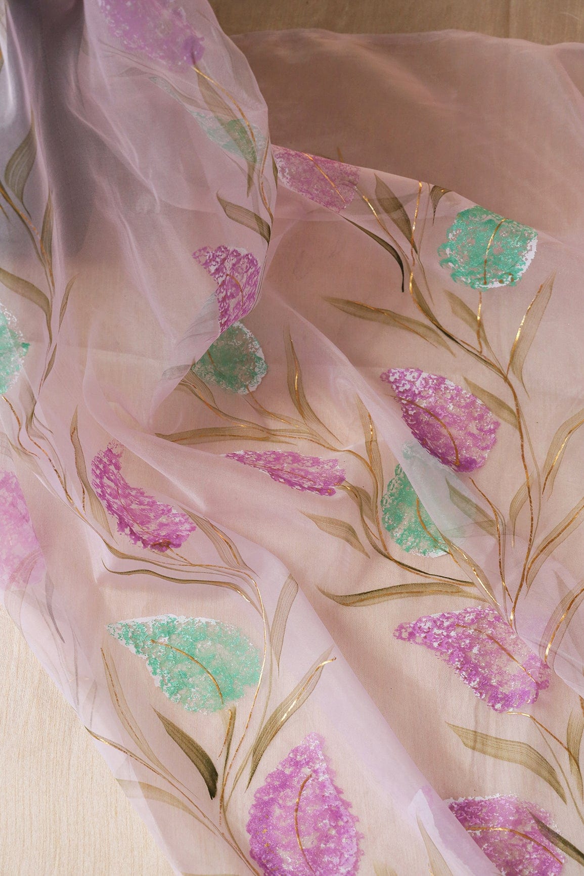 doeraa Saree Beautiful Leafy Hand Painted With Foil Work On Lavender Organza Saree ( 5.5 Meters)