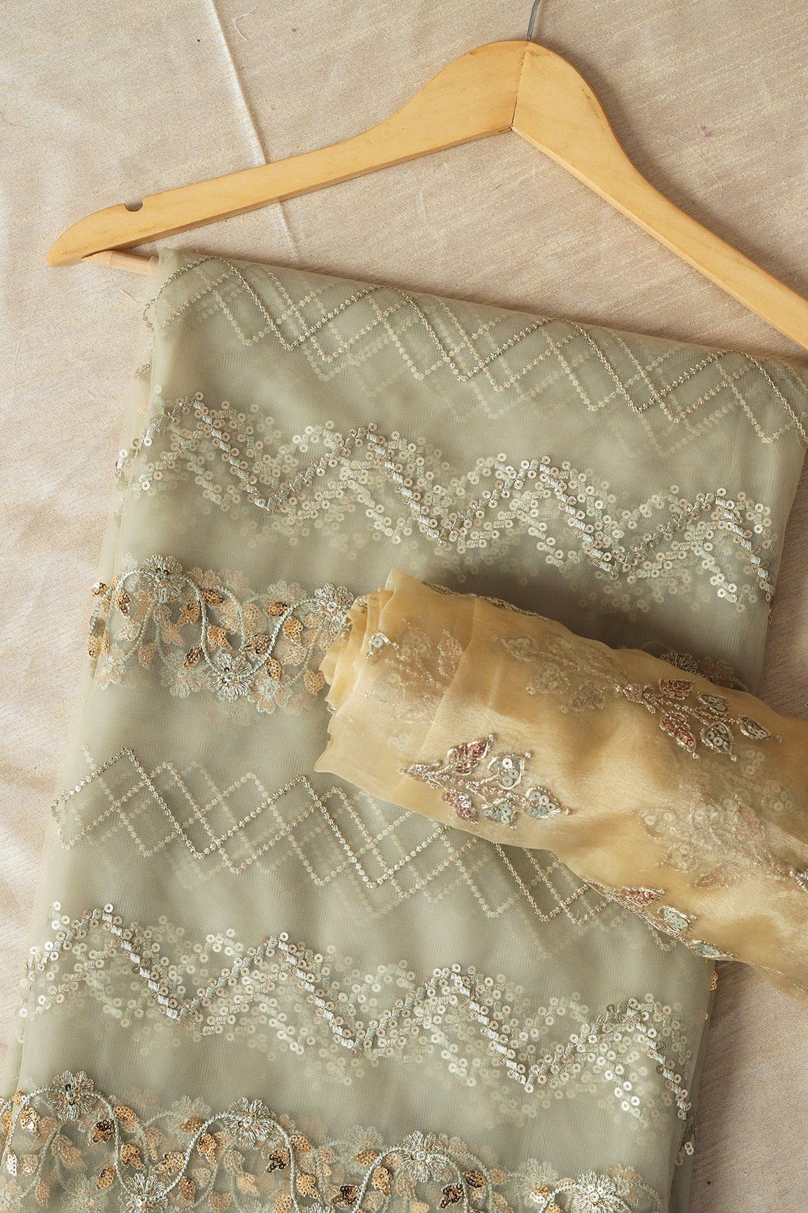 doeraa Saree Sets Olive And Beige Saree set (2 Piece)